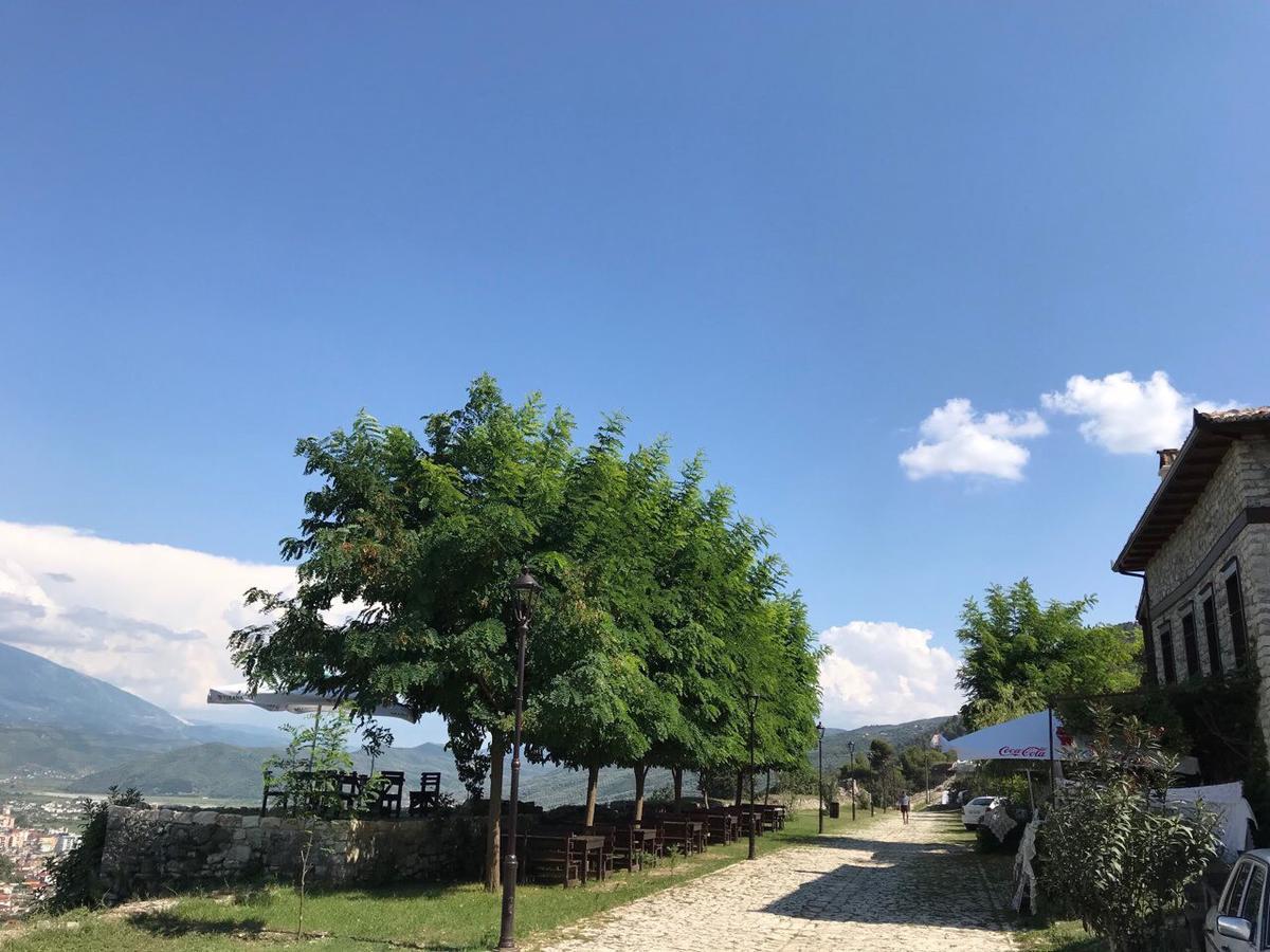 Guest House Iljesa Berat Exterior photo