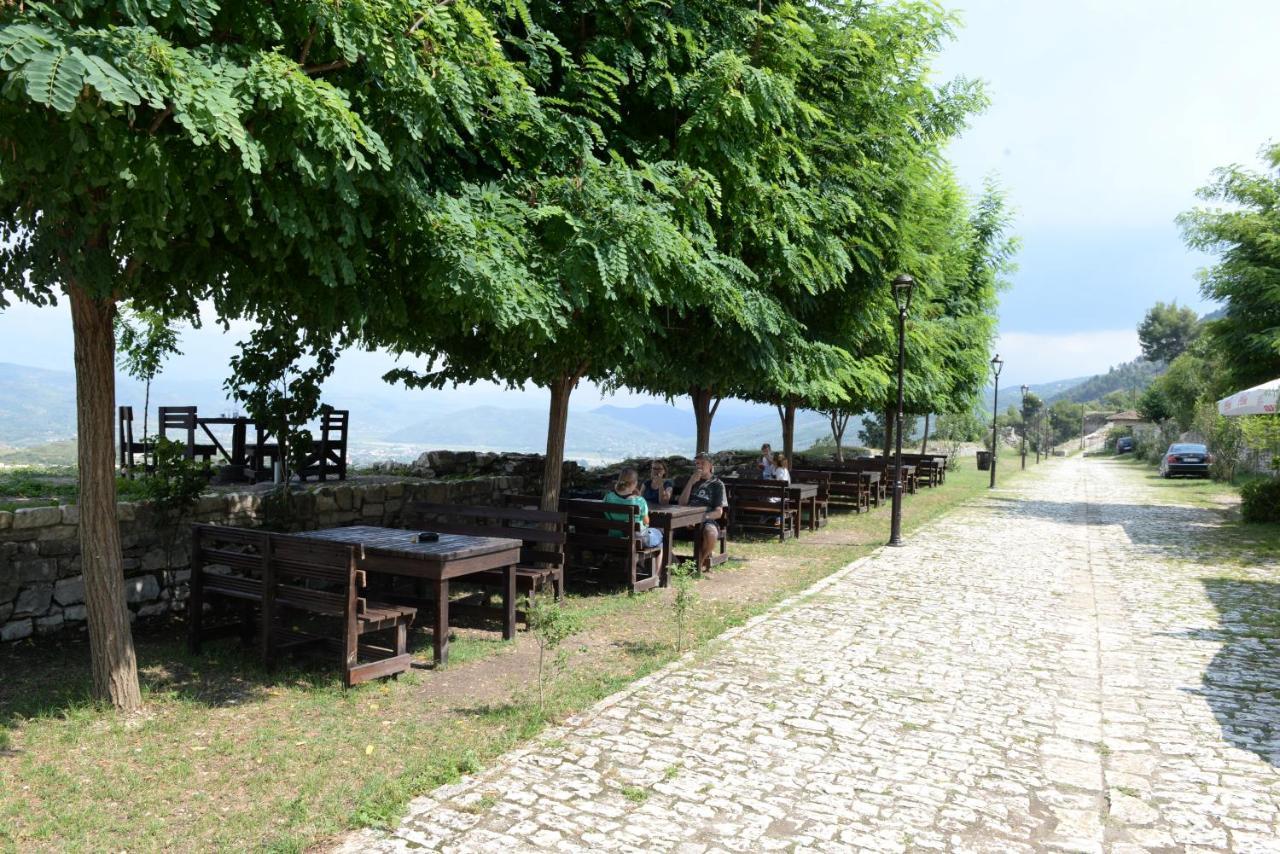 Guest House Iljesa Berat Exterior photo